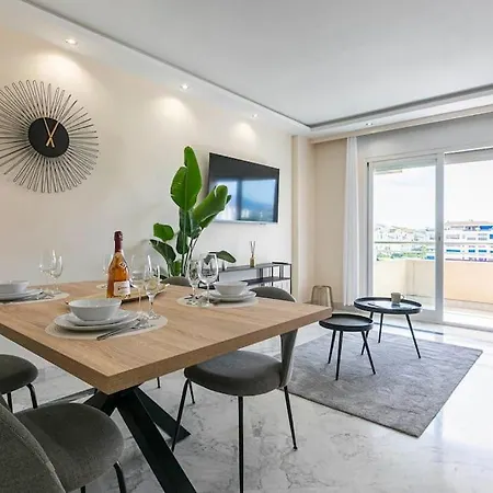 Marbella Home Rentals - Marina Banus, Puerto Banus, 2Br Luminous Pool & Parking Apartamento *