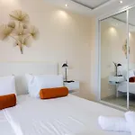 Daire - Marina Banus, Puerto Banus, 2br Luminous Pool & Parking *