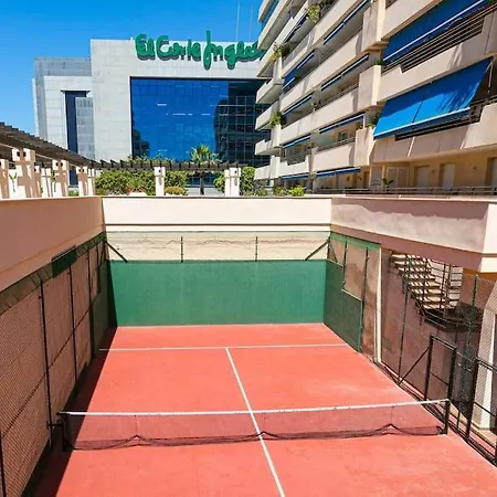 - Marina Banus, Puerto Banus, 2br Luminous Pool & Parking Марбелья