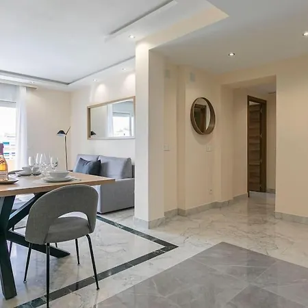 Marbella Home Rentals - Marina Banus, Puerto Banus, 2Br Luminous Pool & Parking Marbella
