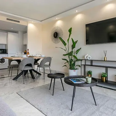 Apartment Marbella Home Rentals - Marina Banus, Puerto Banus, 2Br Luminous Pool & Parking