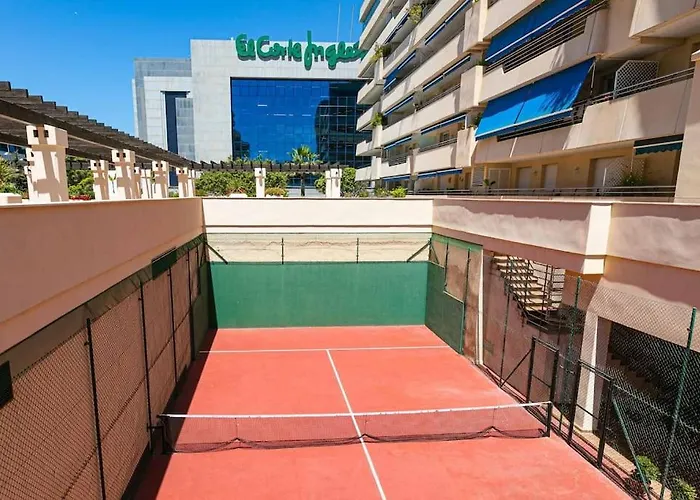 - Marina Banus, Puerto Banus, 2br Luminous Pool & Parking Марбелья
