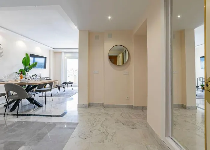 - Marina Banus, Puerto Banus, 2br Luminous Pool & Parking * Marbella