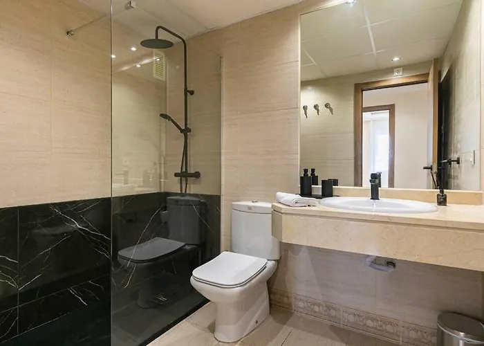 Apartament - Marina Banus, Puerto Banus, 2br Luminous Pool & Parking *