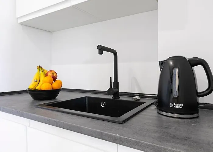 - Marina Banus, Puerto Banus, 2br Luminous Pool & Parking Apartamento *