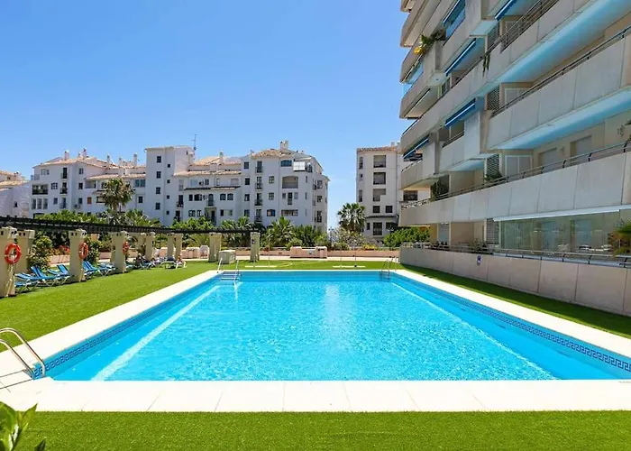 Apartamento - Marina Banus, Puerto Banus, 2br Luminous Pool & Parking Marbella