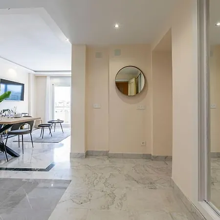 Marbella Home Rentals - Marina Banus, Puerto Banus, 2Br Luminous Pool & Parking * 马尔韦利亚